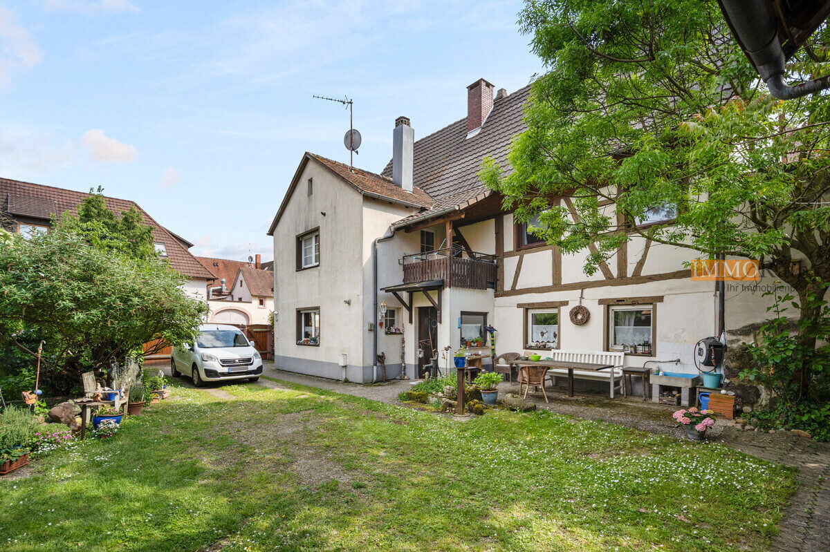 IMMORath.de - 5-Zimmer Doppelhaushälfte mit Innenhof - Foto 3
