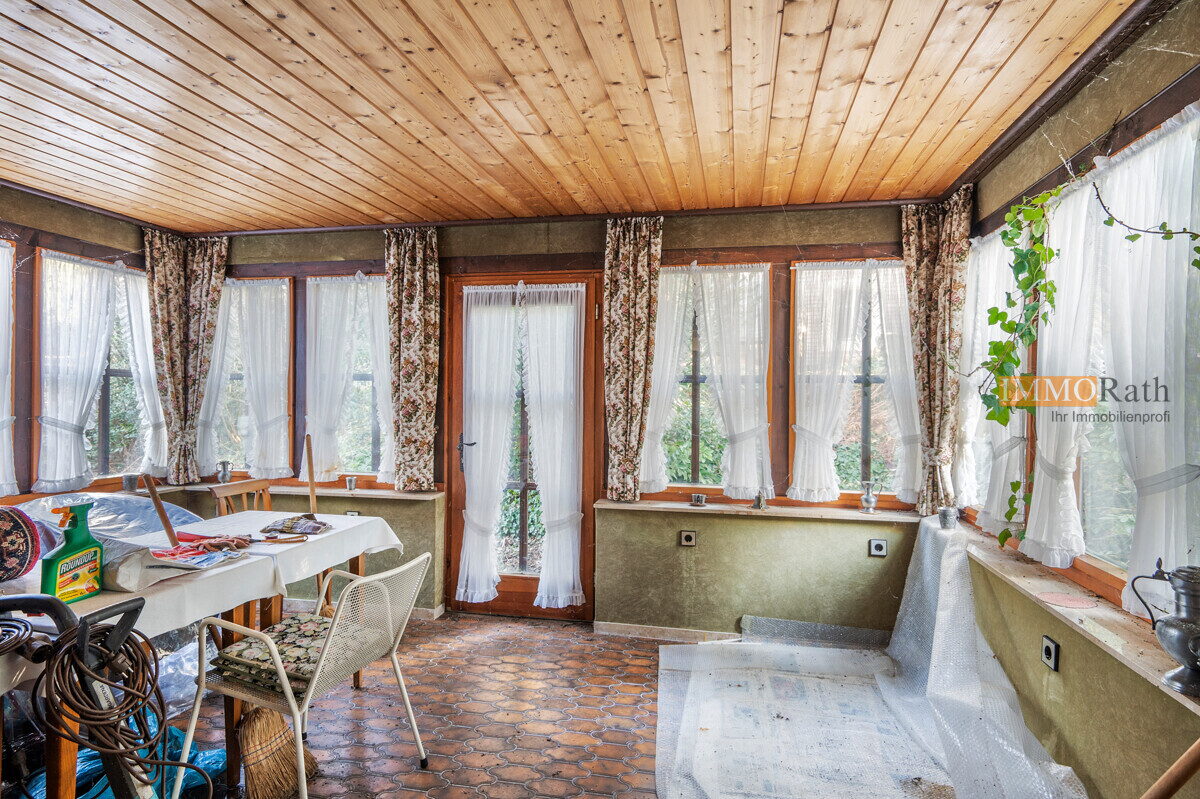 IMMORath.de - Großzügiges Zweifamilienhaus mit Potenzial auf weitläufigem Grundstück - Foto 3