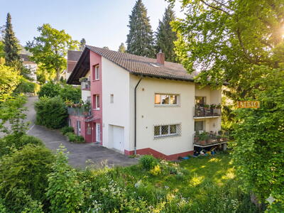 IMMORath.de - Großzügiges Zweifamilienhaus mit Potenzial auf weitläufigem Grundstück