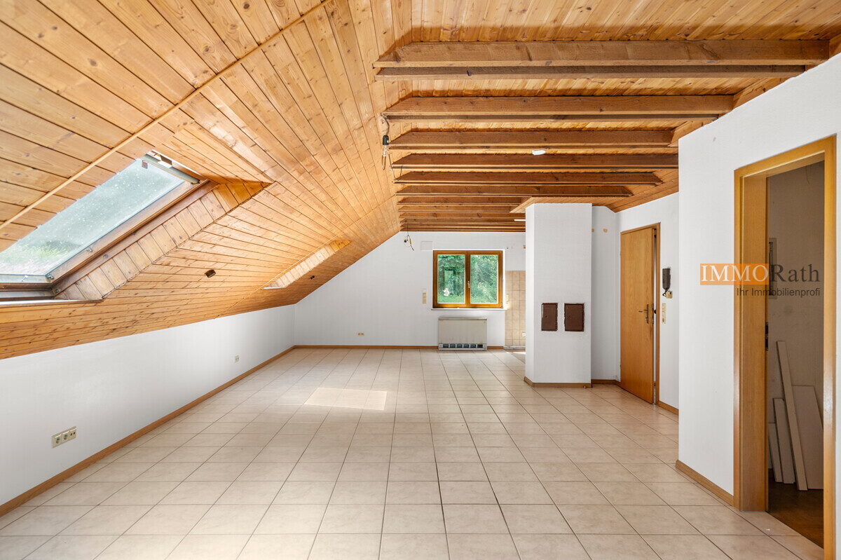 IMMORath.de – Zweifamilienhaus in naturnaher Lage mit großzügigem Grundstück - Foto 2