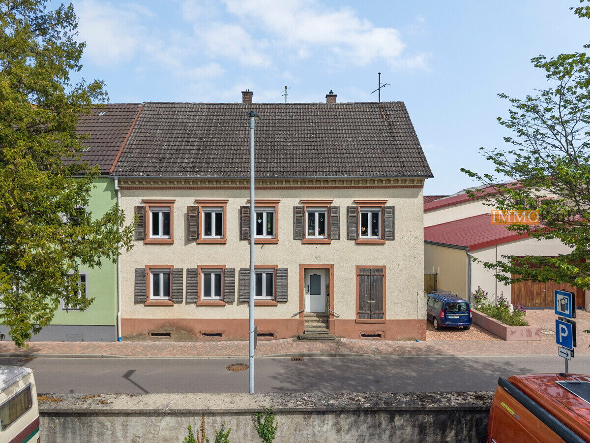 IMMORath.de – Zweifamilienhaus mit Ausbaupotential und großzügige Gartenfläche - Foto 2