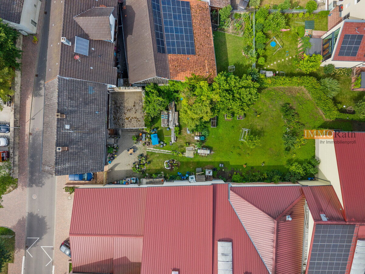 IMMORath.de – Zweifamilienhaus mit Ausbaupotential und großzügige Gartenfläche - Foto 3