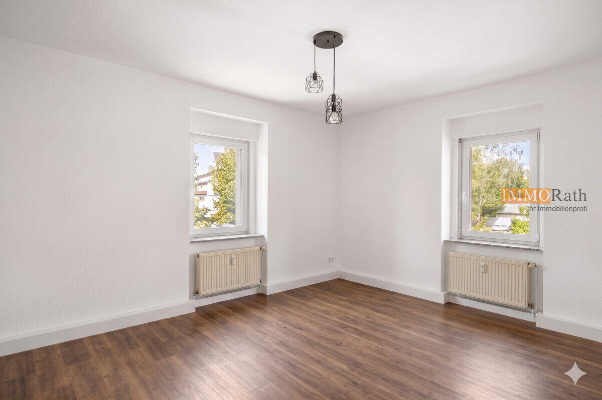 IMMORath.de - Modernisiertes 4-Zimmer-Gartenglück mit Garagen und enormer Ausbaureserve - Foto 2
