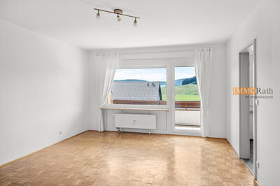 IMMORath.de - 2,5-Zimmer Wohnung mit Balkon und einzigartigem Ausblick