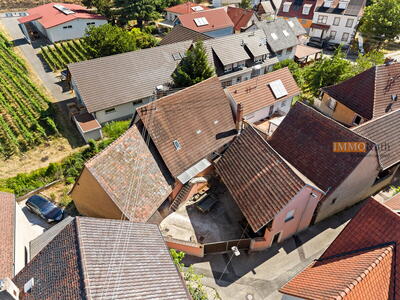 IMMORath.de – Historisches Schulhaus in absolut ruhiger Lage am Bach