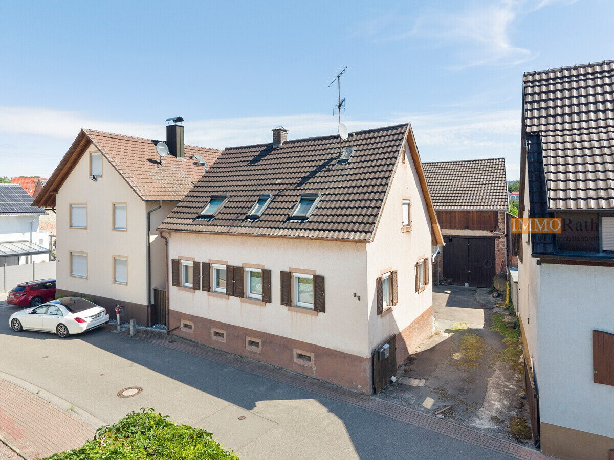 IMMORath.de - Charmantes Zweifamilienhaus mit historischem Altbau und modernem Anbau