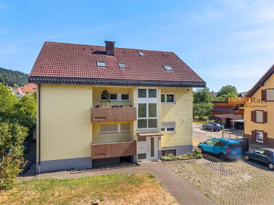 IMMORath.de - Helle 4-Zimmerwohnung mit Balkon