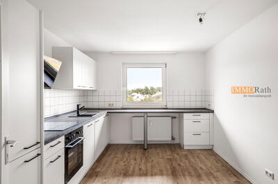 IMMORath.de - Helle 3-Zimmerwohnung mit Balkon und 60 m ² Ausbaureserve