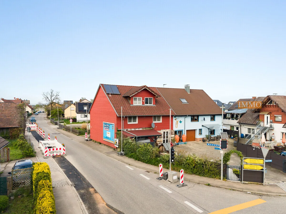 IMMORath.de - Bezugsfreie Doppelhaushälfte mit Garage in Hartheim