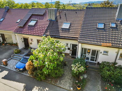 IMMORath.de – Attraktive Doppelhaushälfte mit Innenpool, Sauna und Garten
