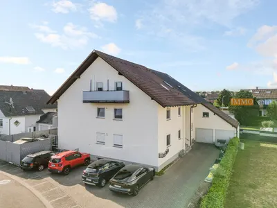 IMMORath.de - Lichtdurchflutete 3-Zimmer-Wohnung mit Balkon und Schwedenofen