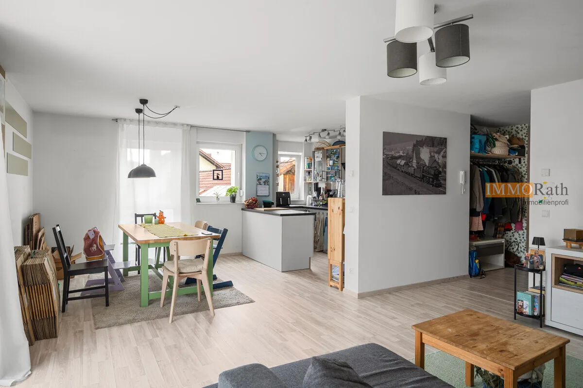 IMMORath.de - Großzügige Maisonettewohnung mit 5 Zimmern und Balkon mit Aussicht - Foto 3