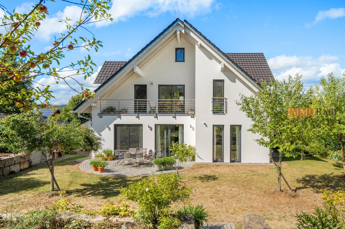 IMMORath.de – Architektenhaus mit angelegtem Garten und großzügigem Grundstück - Foto 2